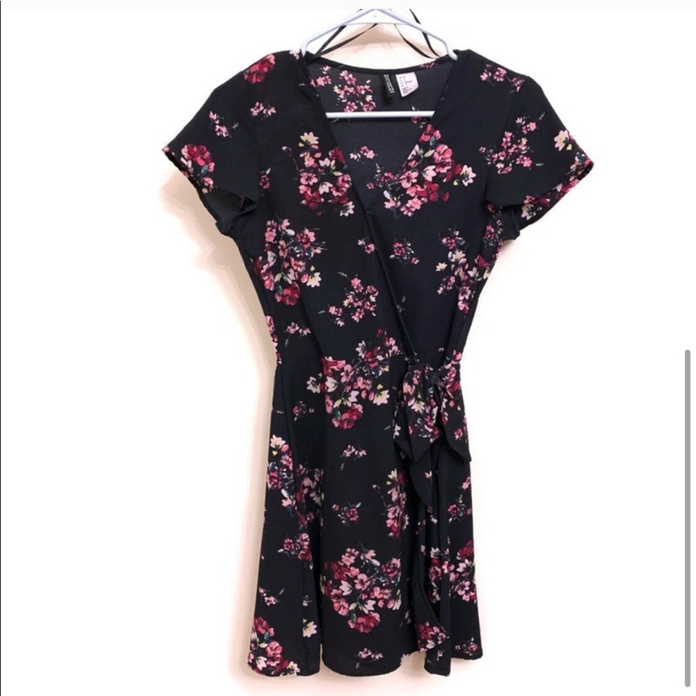 NWOT H&M Floral Wrap Dress - Can Ship ASAP